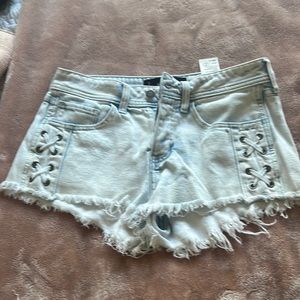 Low rise boyfriend shorts